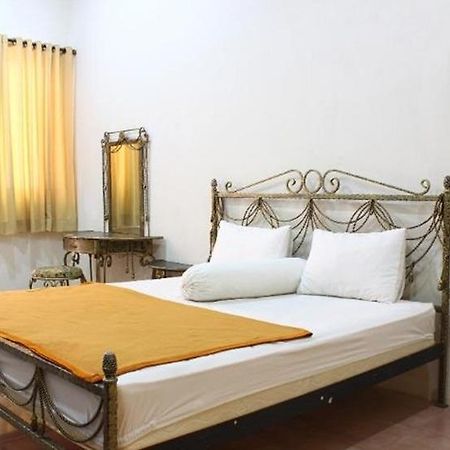 Ruang Tidur At Dpalma Bogor Hotel Екстериор снимка