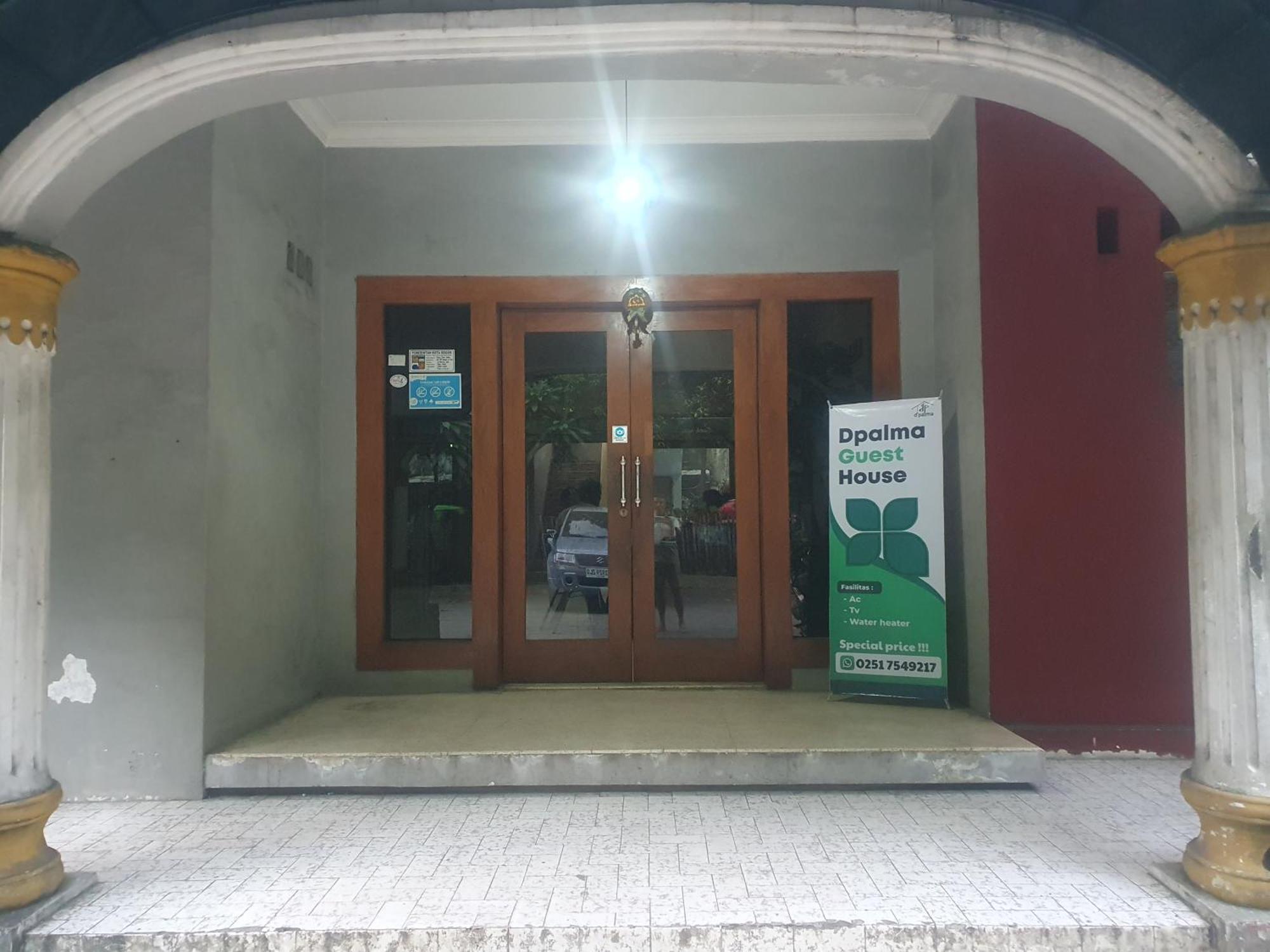 Ruang Tidur At Dpalma Bogor Hotel Екстериор снимка